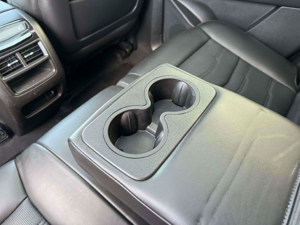 Used 2019 Cadillac XT5 Platinum AWD/4WD image 14