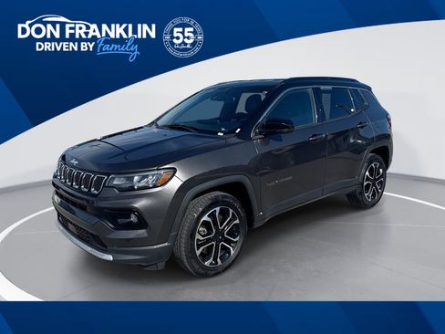 Used 2023 Jeep Compass Limited image 1