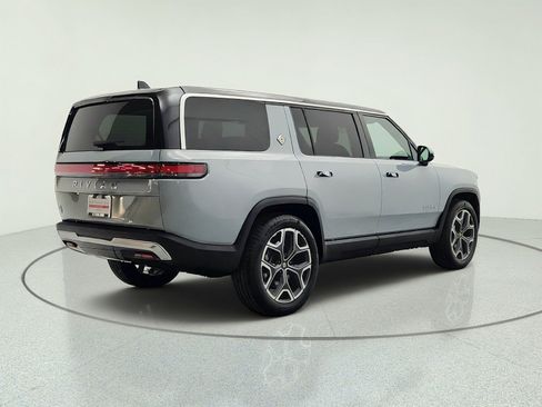 Used 2025 Rivian R1S Adventure AWD/4WD image 5