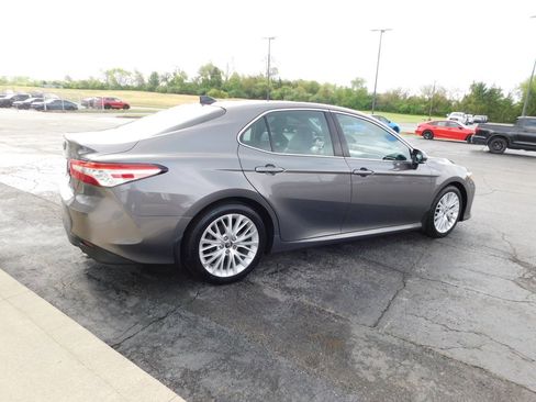 Used 2018 Toyota Camry XLE w/ Audio Package FWD image 3