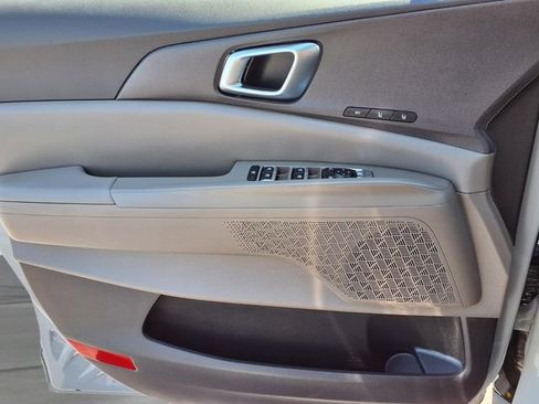 Used 2025 Kia Carnival SX FWD image 18