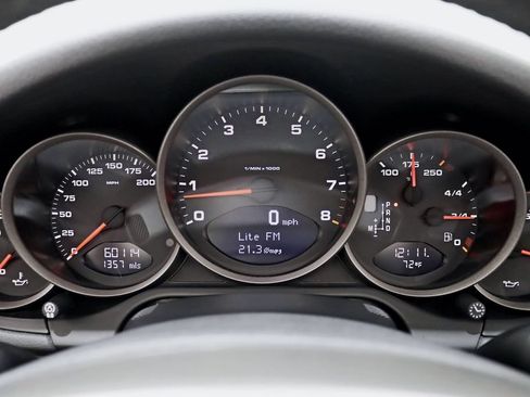 Used 2010 Porsche 911 Carrera RWD image 17
