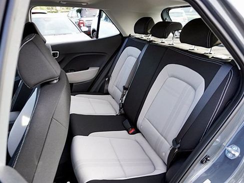 Used 2026 Hyundai Venue SEL FWD image 17