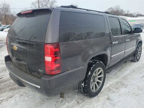 Used 2011 Chevrolet Suburban LTZ image 2