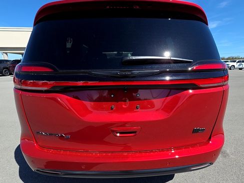 New 2026 Chrysler Pacifica Select FWD image 6