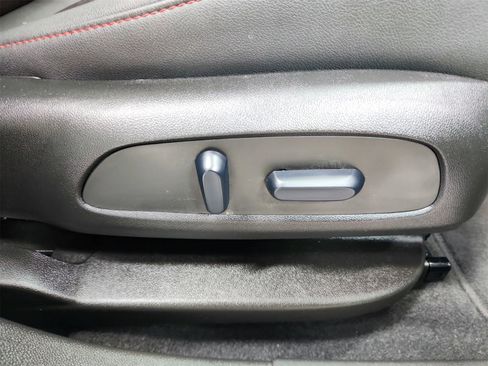 Used 2025 Chevrolet Blazer RS image 38