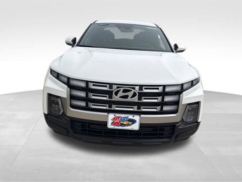 Used 2025 Hyundai Santa Cruz SE image 2