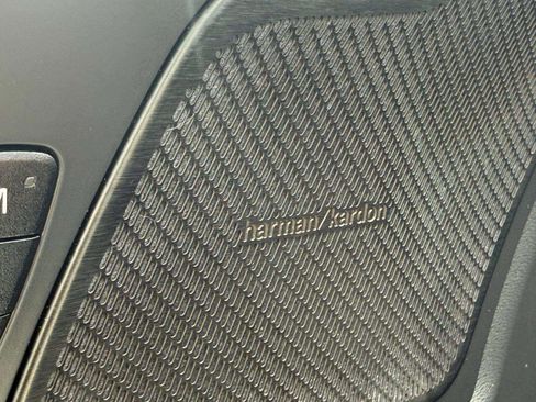 Used 2022 Volvo XC60 B6 R-Design w/ Advanced Package image 40