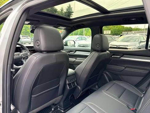 Used 2025 GMC Terrain Elevation w/ Elevation Premium Package AWD/4WD image 22