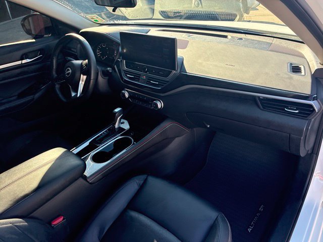 Used 2024 Nissan Altima 2.5 SR w/ SR Premium Package FWD image 12