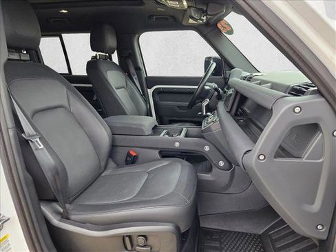 Used 2023 Land Rover Defender 110 X-Dynamic SE image 19