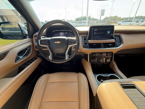 Used 2023 Chevrolet Tahoe Premier RWD image 8