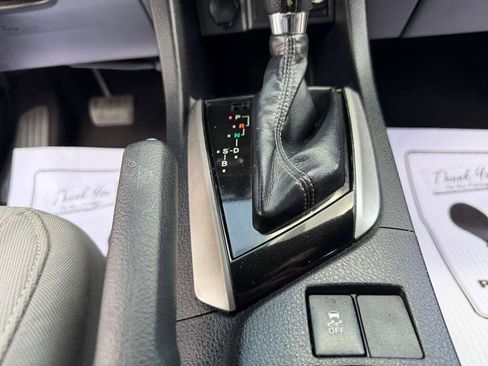 Used 2014 Toyota Corolla LE FWD image 18