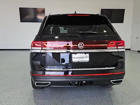 New 2026 Volkswagen Atlas SE FWD image 8