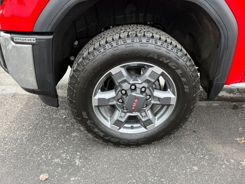 New 2026 GMC Sierra 2500 SLE w/ SLE Value Package; AWD/4WD image 9