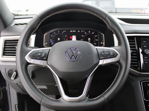 Certified 2023 Volkswagen Atlas Cross Sport SE image 11