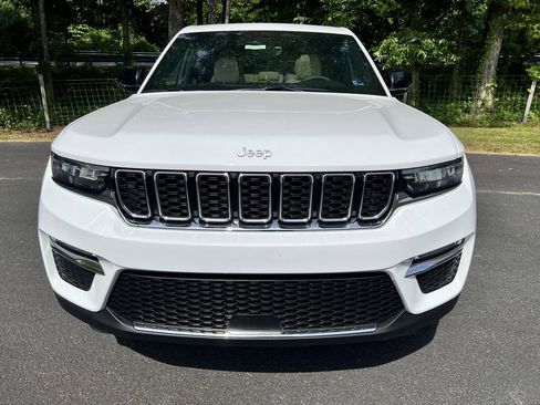 Certified 2025 Jeep Grand Cherokee Limited AWD/4WD image 8