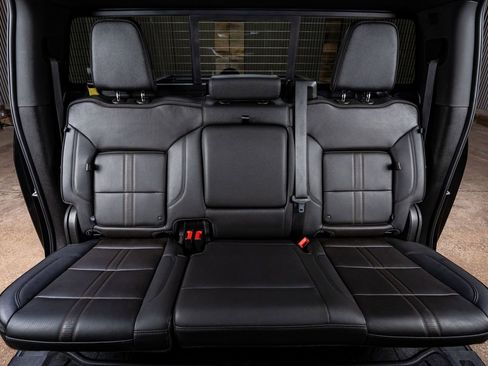 Used 2024 Chevrolet Silverado 3500 High Country w/ High Country Premium Package image 32