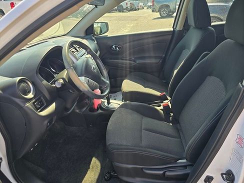 Used 2018 Nissan Versa SV w/ SV Special Edition Package FWD image 5