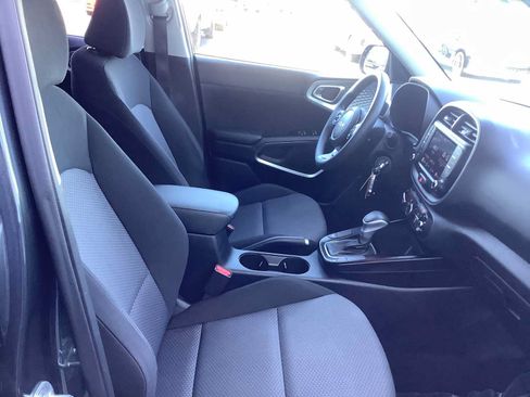Used 2022 Kia Soul LX w/ Technology Package FWD image 15