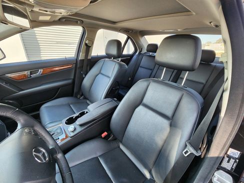 Used 2009 Mercedes-Benz C 300 Sedan image 20