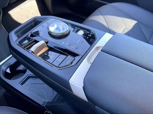 Used 2022 BMW iX xDrive50 w/ Premium Package AWD/4WD image 16