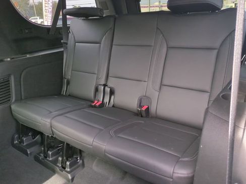 Used 2022 Chevrolet Suburban LT image 30