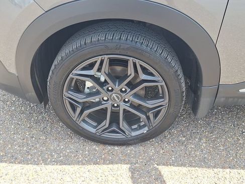 Certified 2025 Nissan Kicks SR FWD image 16