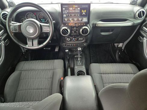 Used 2012 Jeep Wrangler Unlimited Sahara w/ Connectivity Group AWD/4WD image 17