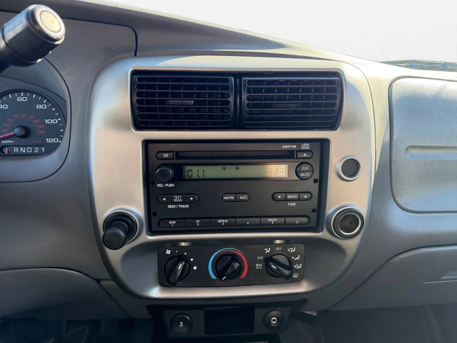 Used 2011 Ford Ranger XLT RWD image 16