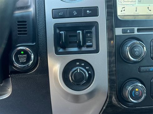 Used 2017 Ford Expedition Limited image 28