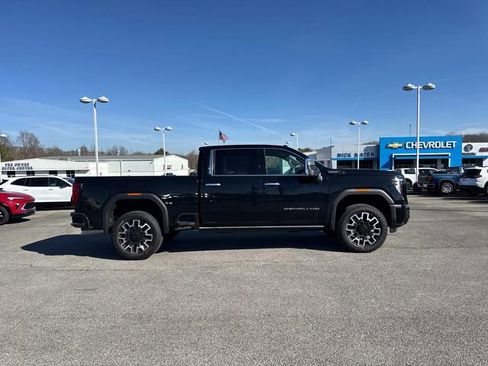 New 2026 GMC Sierra 2500 Denali Ultimate w/ LPO, Black Badging Package image 3