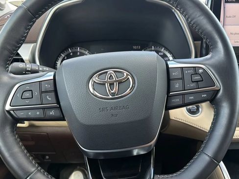 Used 2021 Toyota Highlander Platinum AWD/4WD image 14