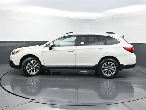 Used 2017 Subaru Outback 2.5i Touring image 42