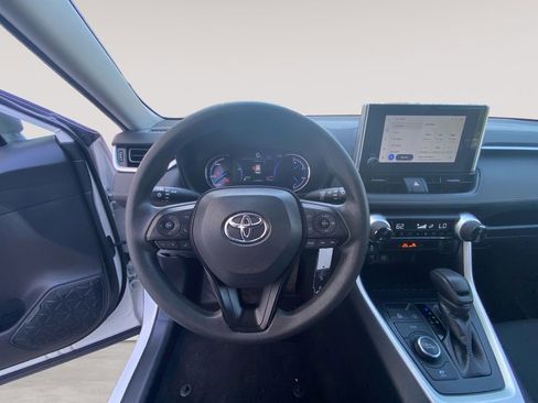 Used 2025 Toyota RAV4 LE AWD/4WD image 7