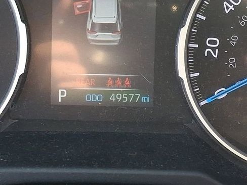 Used 2022 Toyota RAV4 XLE Premium image 16