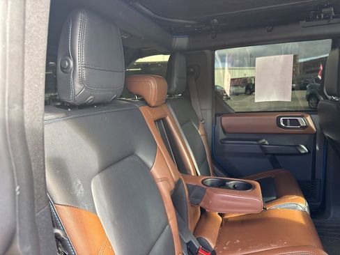 Used 2024 Ford Bronco Outer Banks image 8