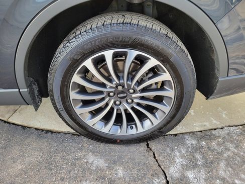 Certified 2024 Lincoln Aviator Reserve w/ Elements Package Plus image 14