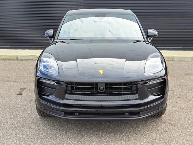 Used 2026 Porsche Macan AWD/4WD image 10