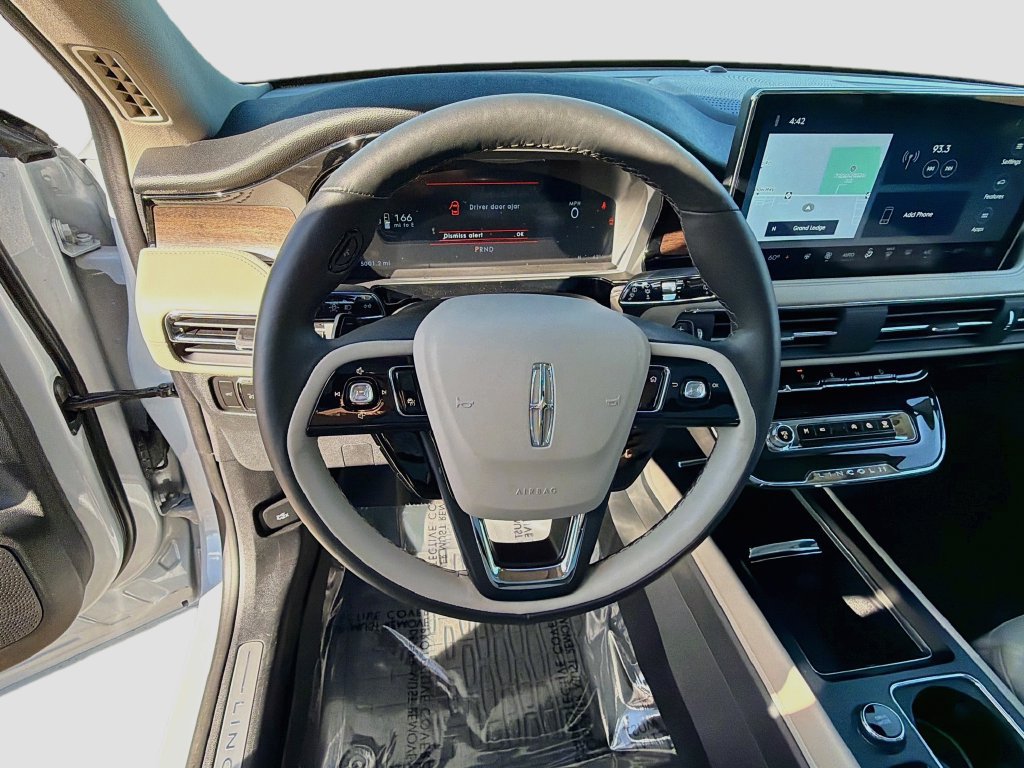 Used 2026 Lincoln Corsair Reserve AWD/4WD image 11