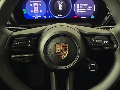 Certified 2025 Porsche Macan Electric RWD image 27