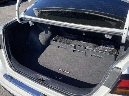 Certified 2023 Nissan Altima 2.5 SR image 12