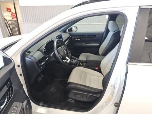 Used 2025 Honda CR-V Sport Touring image 9