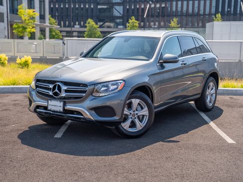Used 2018 Mercedes-Benz GLC 300 4MATIC image 1