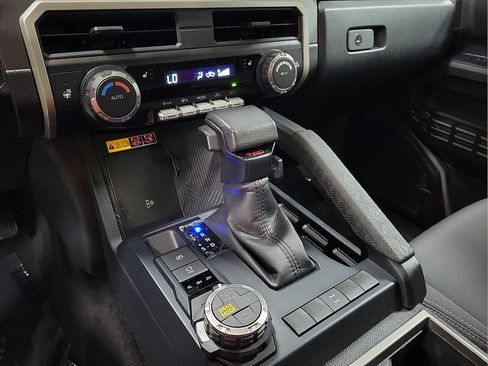 Certified 2024 Toyota Tacoma TRD Off-Road w/ TRD Off Road Upgrade Package AWD/4WD image 18