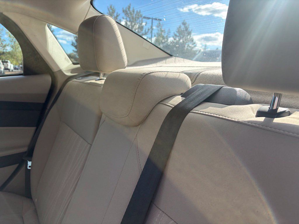 Used 2017 Ford Focus SE FWD image 18