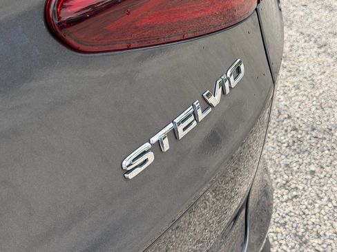 Used 2023 Alfa Romeo Stelvio Sprint RWD image 16