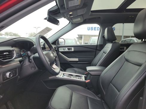Certified 2023 Ford Explorer Limited w/ Equipment Group 301A image 16