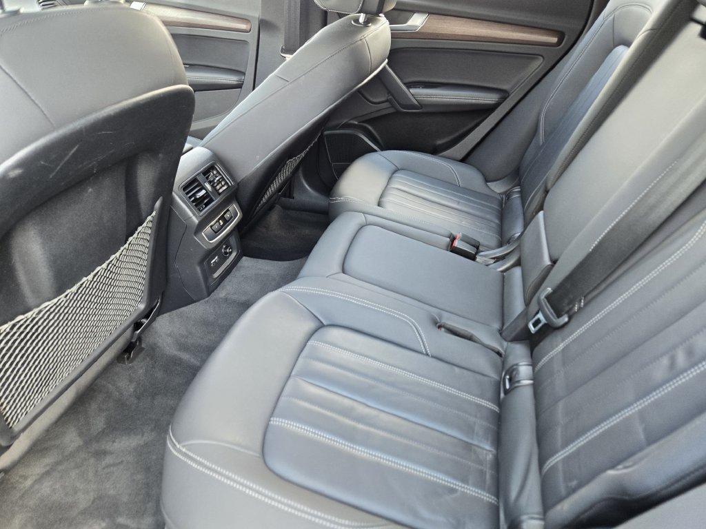 Used 2021 Audi Q5 e Premium Plus w/ Premium Plus Package AWD/4WD image 37