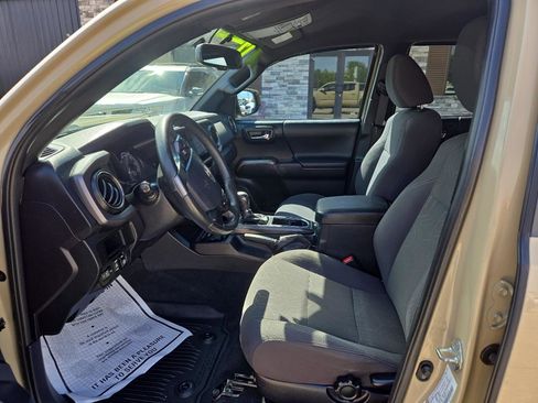 Used 2017 Toyota Tacoma TRD Off-Road w/ Tow Package RWD image 7